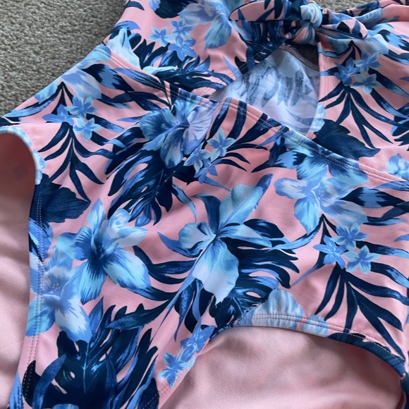 BRAND NEW ONE PIECE BATHING SUIT - Picture 2 of 5